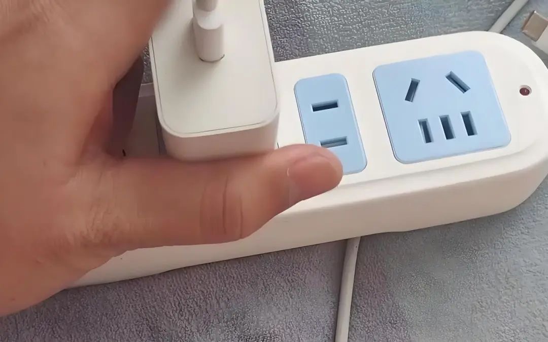 貴州遵義火災(zāi)警鐘，忘拔充電器釀大禍！